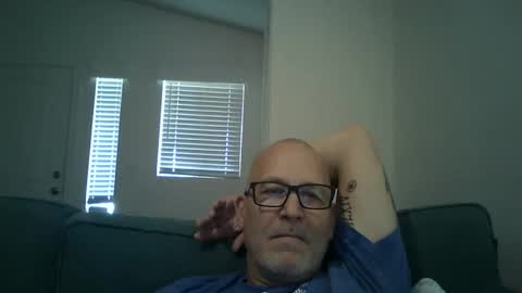 Snapshot of renewaz chatting on 04-27-26, 05:33 Renewaz online show from 04-27-26, 05:33