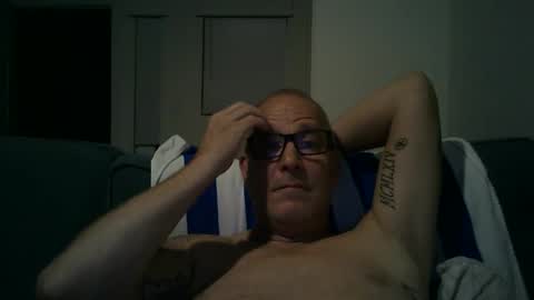 Snapshot of renewaz chatting on 05-16-26, 04:31 Renewaz online show from 05-16-26, 04:31