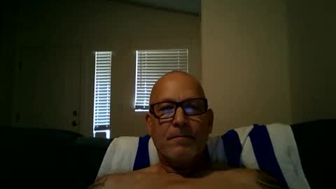 Snapshot of renewaz chatting on 05-24-26, 01:32 Renewaz online show from 05-24-26, 01:32