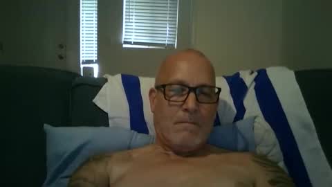 Snapshot of renewaz chatting on 05-26-26, 06:37 Renewaz online show from 05-26-26, 06:37