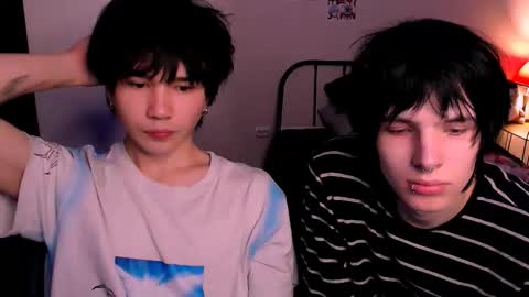 Snapshot of rennuts chatting on 10-27-25, 04:55 rennuts online show from 10-27-25, 04:55