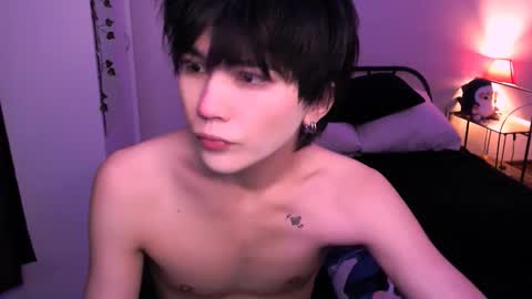 Snapshot of rennuts chatting on 10-29-25, 03:25 rennuts online show from 10-29-25, 03:25