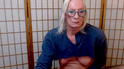 Betsy online show from 11-17-25, 11:43