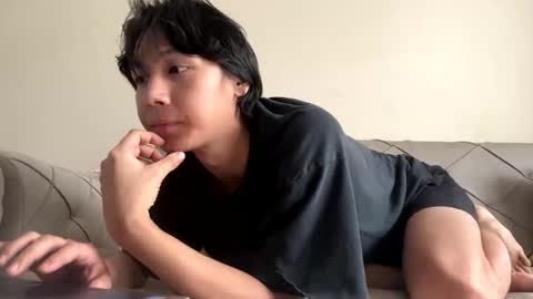 Snapshot of respirra chatting on 11-04-25, 10:14 Aiqo online show from 11-04-25, 10:14