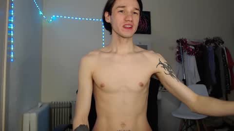 Snapshot of rexxx_erection chatting on 01-10-25, 07:46 Eugene online show from 01-10-25, 07:46