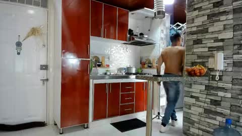 reymasterhot online show from 11-24-25, 07:24