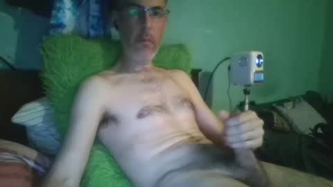 Snapshot of reyes_albert2006 chatting on 05-01-26, 12:10 reyes_albert2006 online show from 05-01-26, 12:10