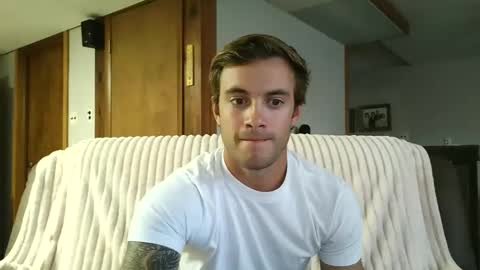 Snapshot of rguy114 chatting on 10-05-25, 10:29 Ryan online show from 10-05-25, 10:29