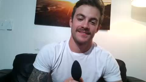 Snapshot of rguy114 chatting on 11-10-25, 06:18 Ryan online show from 11-10-25, 06:18