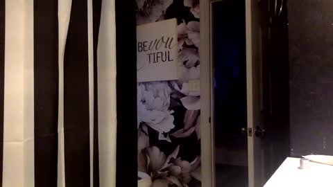 Snapshot of rhino28ab26 chatting on 12-19-24, 08:02 Rhino online show from 12-19-24, 08:02