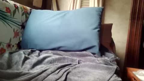 Snapshot of ri_tugger33 chatting on 05-27-26, 07:22 ri_tugger33 online show from 05-27-26, 07:22