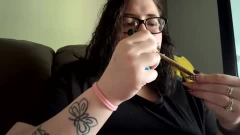 Snapshot of riah_babbie chatting on 05-18-26, 12:55 riah_babbie online show from 05-18-26, 12:55