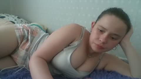 Snapshot of rialowelyt chatting on 06-15-26, 03:58 RiaLowelyt online show from 06-15-26, 03:58