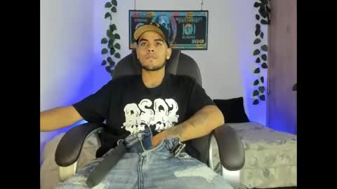 Snapshot of riancum chatting on 02-24-25, 02:40 juan online show from 02-24-25, 02:40