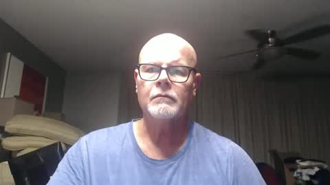 Snapshot of rich32937 chatting on 04-08-26, 08:14 rich32937 online show from 04-08-26, 08:14