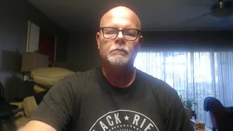 Snapshot of rich32937 chatting on 04-13-26, 12:10 rich32937 online show from 04-13-26, 12:10
