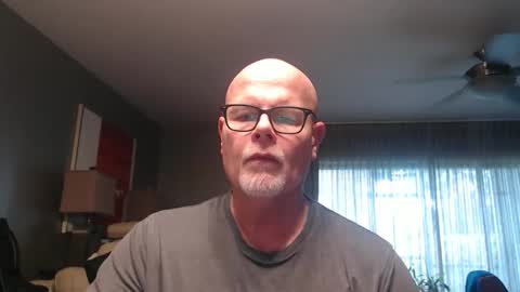 Snapshot of rich32937 chatting on 05-10-26, 06:46 rich32937 online show from 05-10-26, 06:46