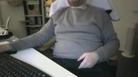 Snapshot of richard97188 chatting on 05-06-26, 08:25 richard97188 online show from 05-06-26, 08:25