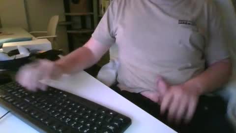 Snapshot of richard97188 chatting on 05-09-26, 10:37 richard97188 online show from 05-09-26, 10:37