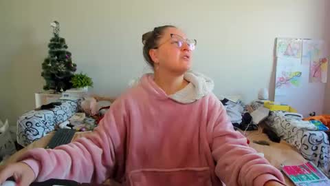 Anna - not anna - right Anna  online show from 02-04-26, 09:04