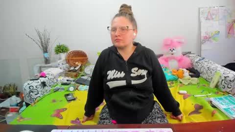 Anna - not anna - right Anna  online show from 04-23-26, 12:26