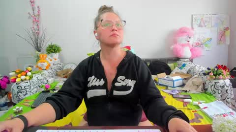 Anna - not anna - right Anna  online show from 05-11-26, 01:06