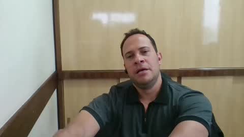 Rick Arian online show from 12-18-25, 02:01