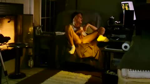 PINK HOLE TWINK online show from 10-28-25, 02:04