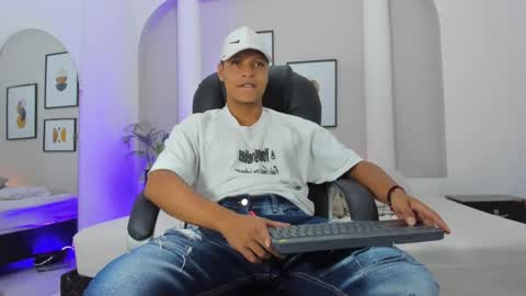 Ricky  online show from 11-10-25, 08:30