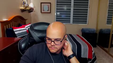 Snapshot of rickyj1012 chatting on 01-31-25, 10:31 Ricky online show from 01-31-25, 10:31