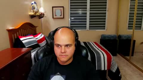 Snapshot of rickyj1012 chatting on 02-10-25, 10:40 Ricky online show from 02-10-25, 10:40