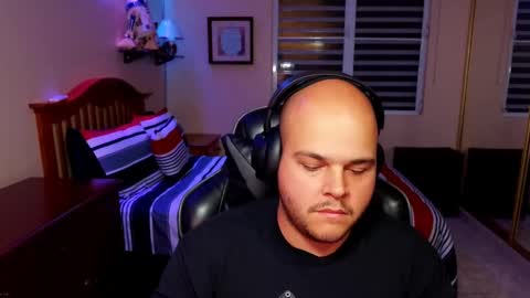 Snapshot of rickyj1012 chatting on 03-03-25, 11:35 Ricky online show from 03-03-25, 11:35