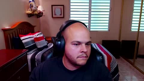 Snapshot of rickyj1012 chatting on 03-04-25, 09:22 Ricky online show from 03-04-25, 09:22