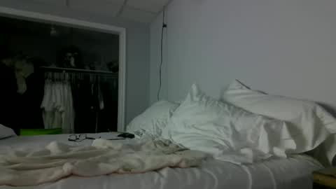 Snapshot of ricochet575 chatting on 03-09-26, 03:05 ricochet575 online show from 03-09-26, 03:05