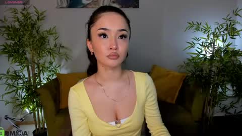 Snapshot of riddle_layla chatting on 04-28-26, 10:31 Layla online show from 04-28-26, 10:31