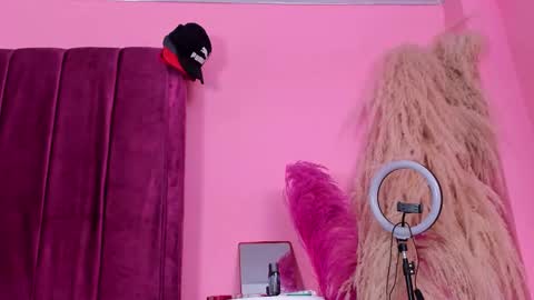 Rihanna hotx online show from 09-26-25, 04:27