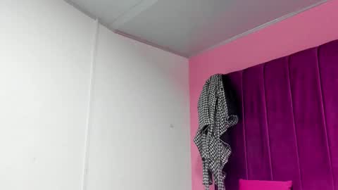 Rihanna hotx online show from 09-30-25, 04:06