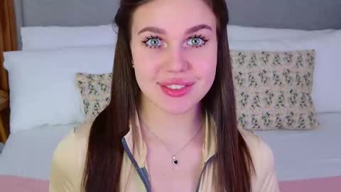 Rihanna online show from 12-18-25, 04:57