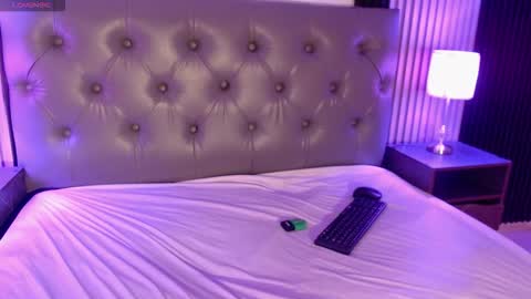 RIHONNA online show from 11-22-25, 03:33