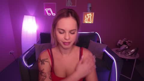 Snapshot of rikaraily chatting on 01-24-25, 07:30 Rika online show from 01-24-25, 07:30