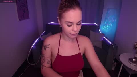 Snapshot of rikaraily chatting on 02-25-25, 07:31 Rika online show from 02-25-25, 07:31