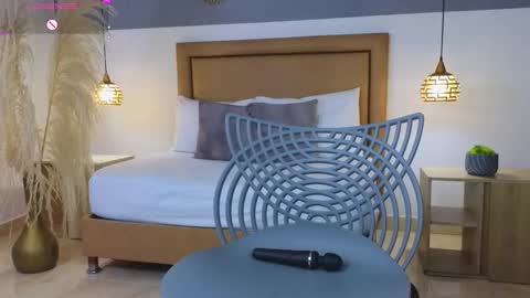 Riley Sierra online show from 01-30-25, 12:16