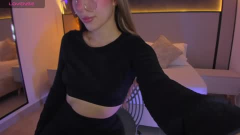 Riley Sierra online show from 04-23-26, 01:13