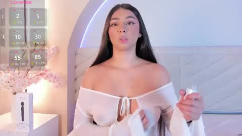 Snapshot of riley_sweet__ chatting on 07-25-26, 07:55 riley_sweet__ online show from 07-25-26, 07:55