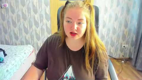 Snapshot of rina16 chatting on 07-31-26, 10:25 rina16 online show from 07-31-26, 10:25