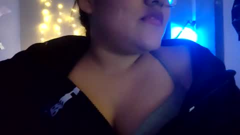 Snapshot of rina2329 chatting on 02-27-25, 04:31 RIna online show from 02-27-25, 04:31