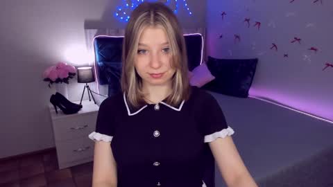 Snapshot of rinacake chatting on 06-03-26, 08:28 rinacake online show from 06-03-26, 08:28