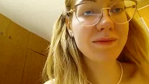 RinettaWilss online show from 12-31-24, 03:20