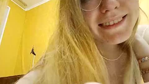 RinettaWilss online show from 01-05-25, 01:03