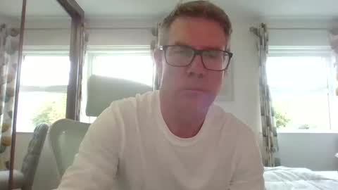 Rob online show from 09-29-25, 04:23